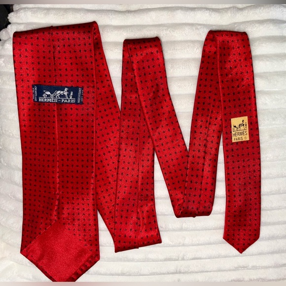 Hermes Vibrant Silk Tie, With tiny H’s Throughout - Picture 2 of 3